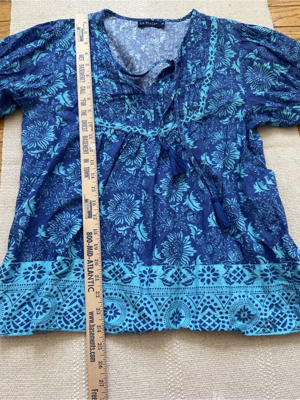 La Plage Pintuck Smocked Sleeve Blouse Blue Floral Sz M Coastal Resort - Picture 6 of 6